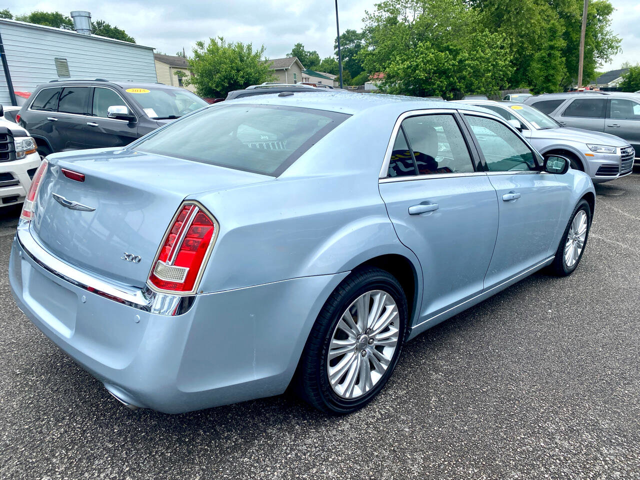Used 2013 Chrysler 300 AWD w/ Driver Convenience Group image 5