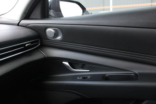 Used 2023 Hyundai Elantra Limited FWD image 23