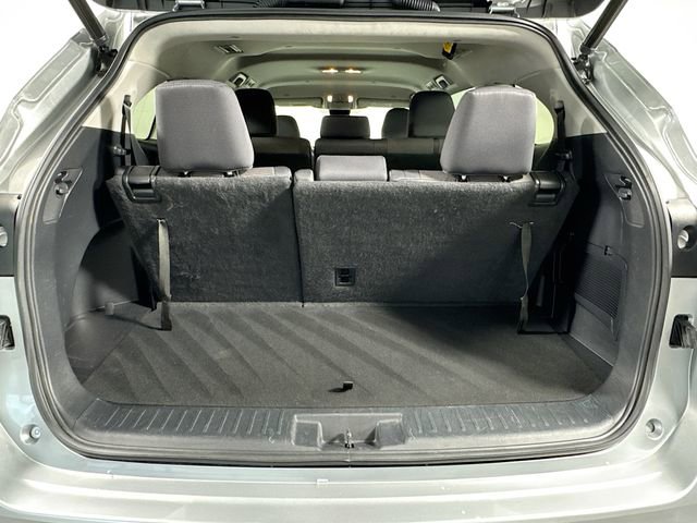 Used 2023 Toyota Highlander LE AWD/4WD image 26