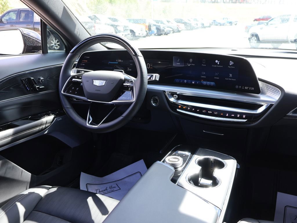 Used 2024 Cadillac Lyriq Luxury image 14