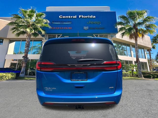 New 2027 Chrysler Pacifica Pinnacle w/ Theater Group AWD/4WD image 6