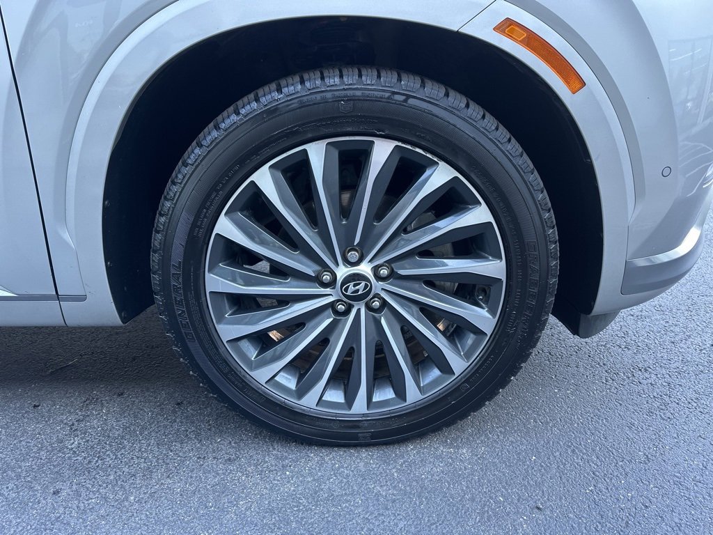 Used 2023 Hyundai Palisade Calligraphy image 13