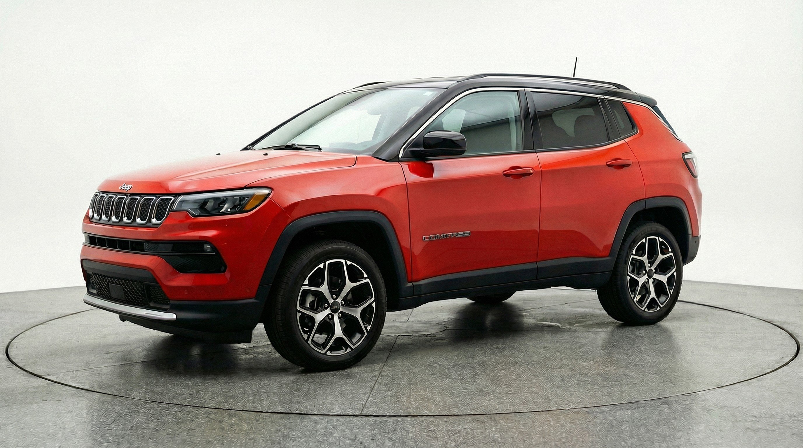 Used 2025 Jeep Compass Limited image 3