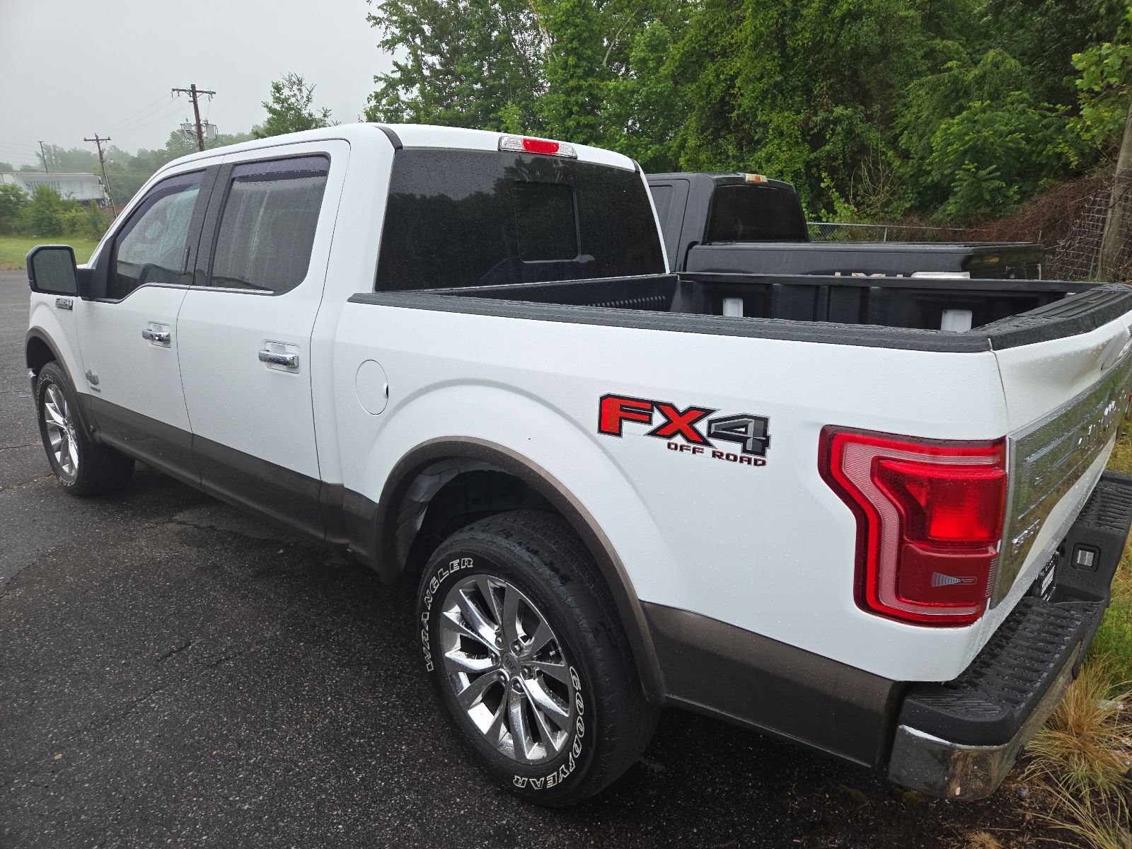 Used 2015 Ford F150 King Ranch w/ Equipment Group 601A Luxury AWD/4WD image 4