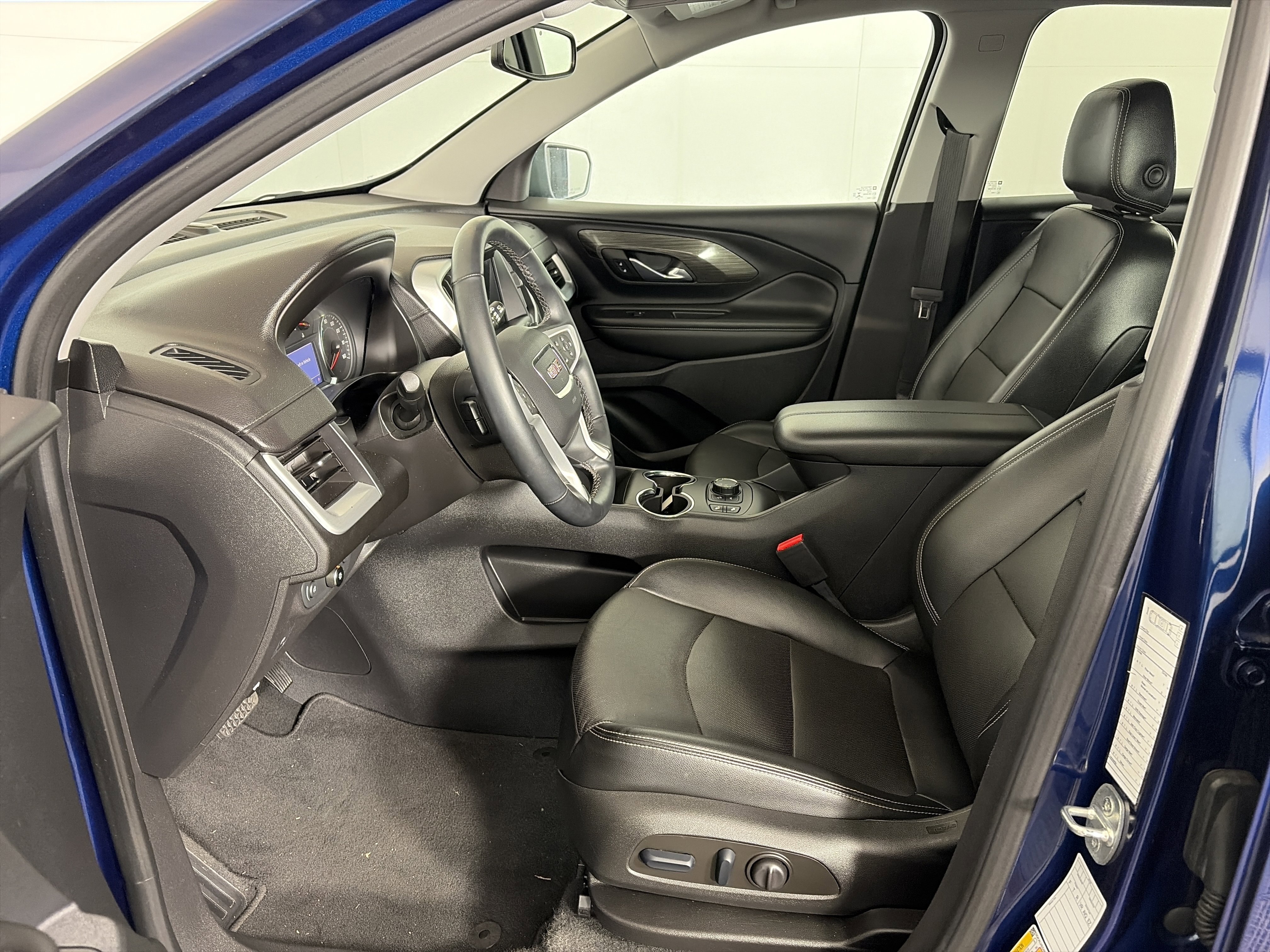 Certified 2023 GMC Terrain SLT image 6