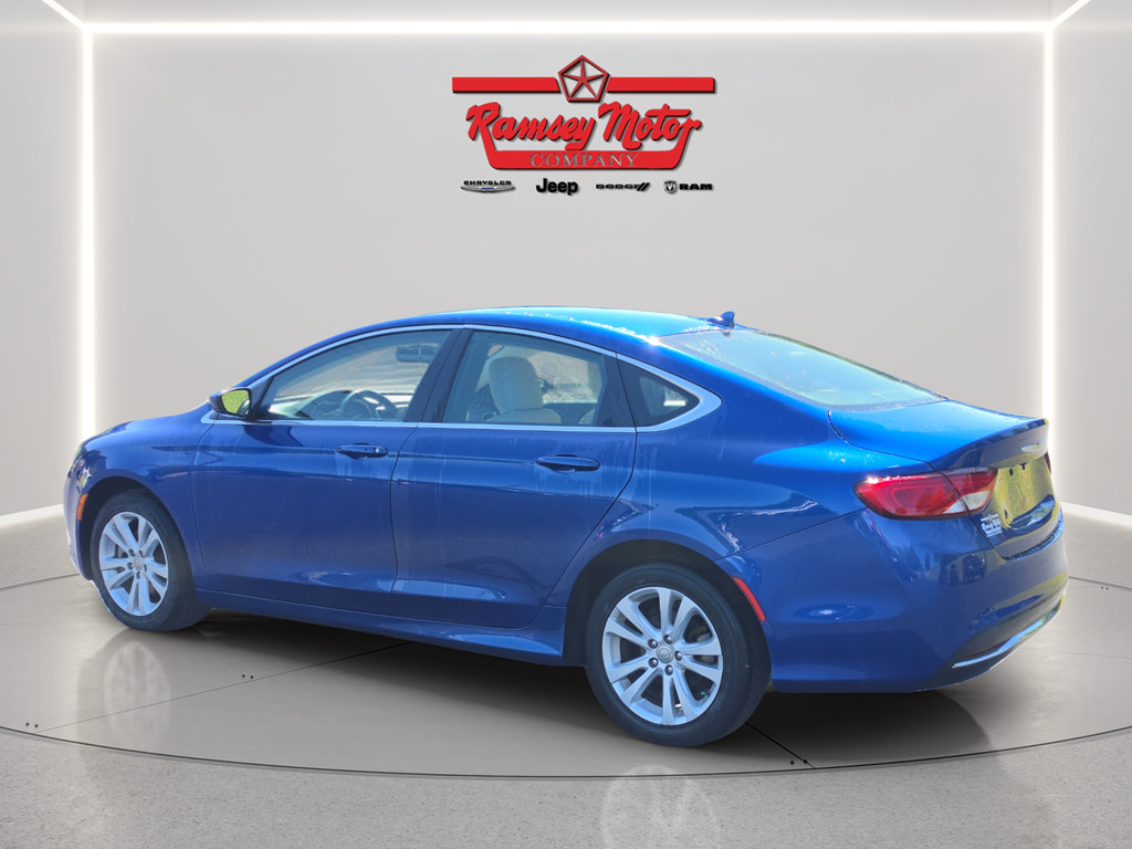 Used 2017 Chrysler 200 Limited Platinum FWD image 3
