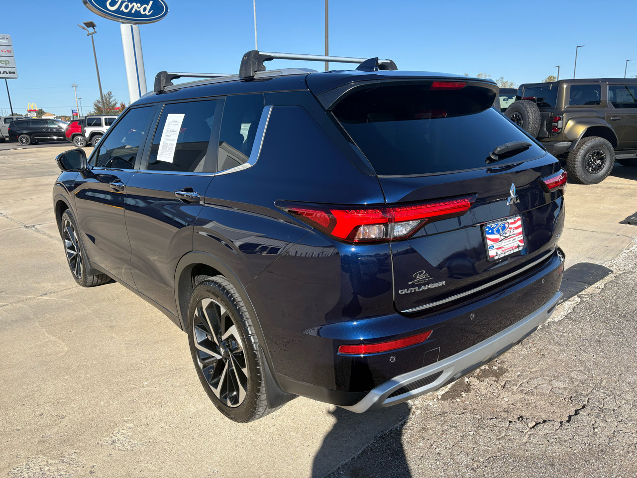 Used 2022 Mitsubishi Outlander SE image 5