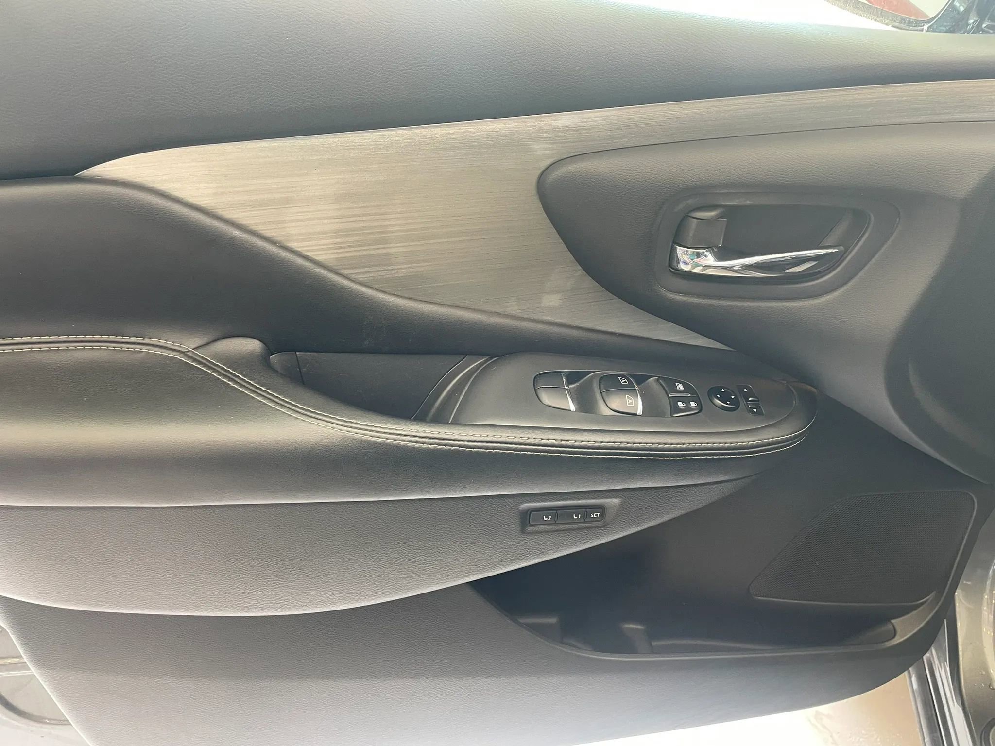 Used 2015 Nissan Murano SL w/ SL Technology Package AWD/4WD image 8