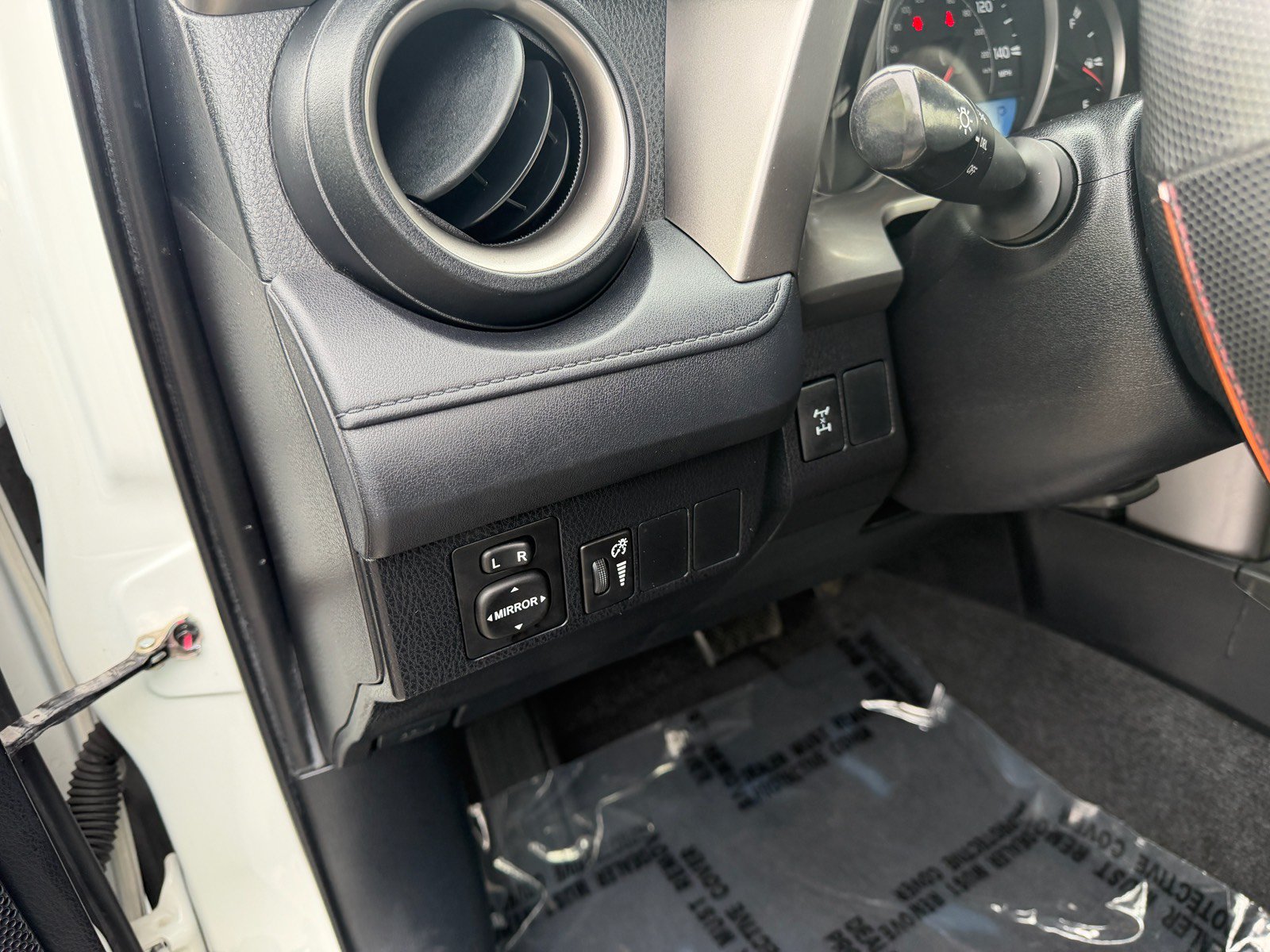 Used 2016 Toyota RAV4 LE AWD/4WD image 19