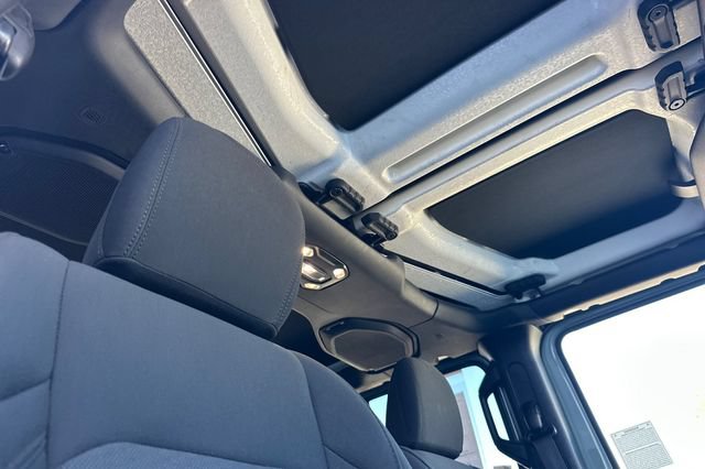 Used 2023 Jeep Wrangler Unlimited w/ 8.4" Radio Group AWD/4WD image 19