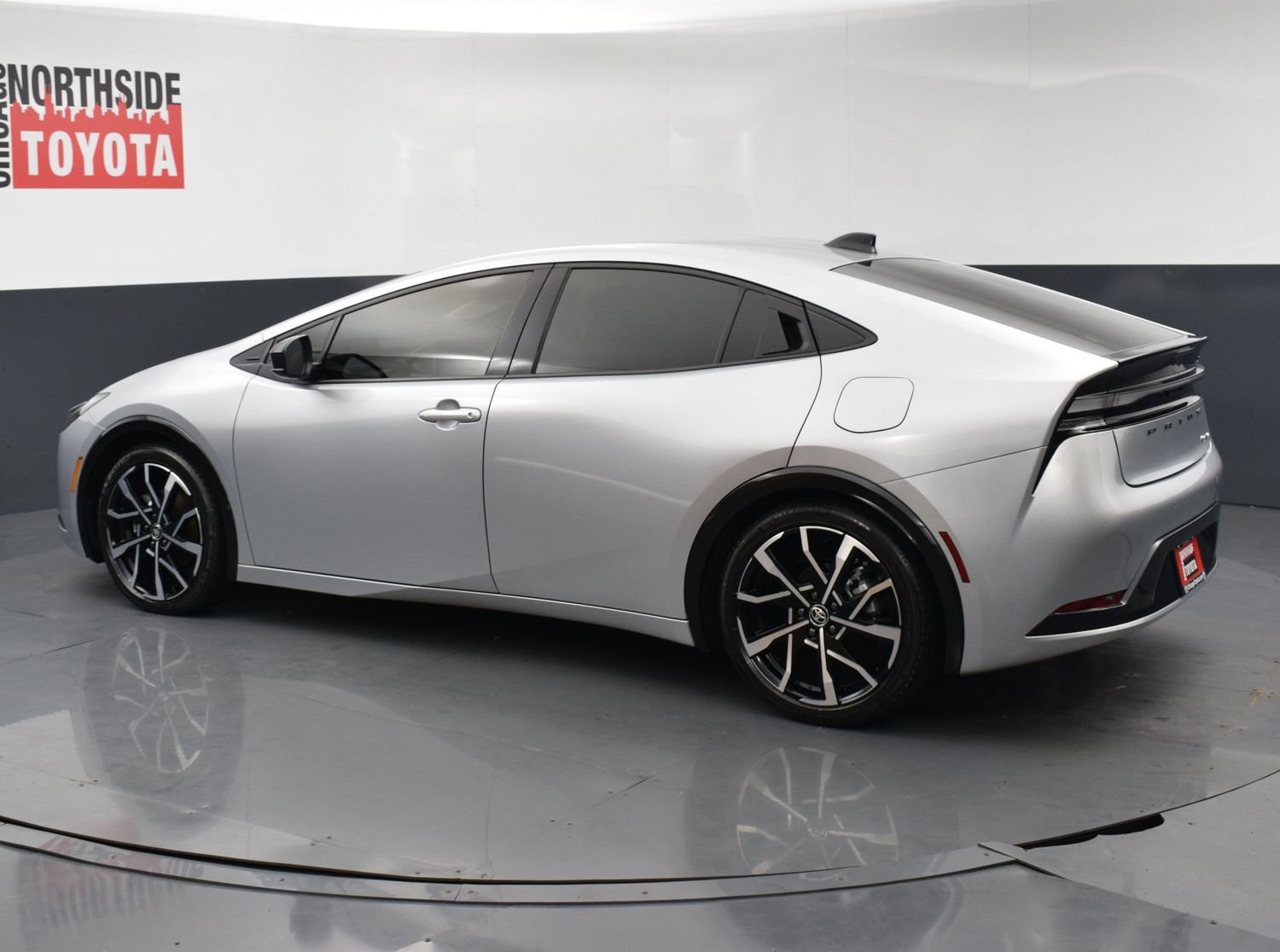Used 2026 Toyota Prius Plug-In Hybrid FWD image 2