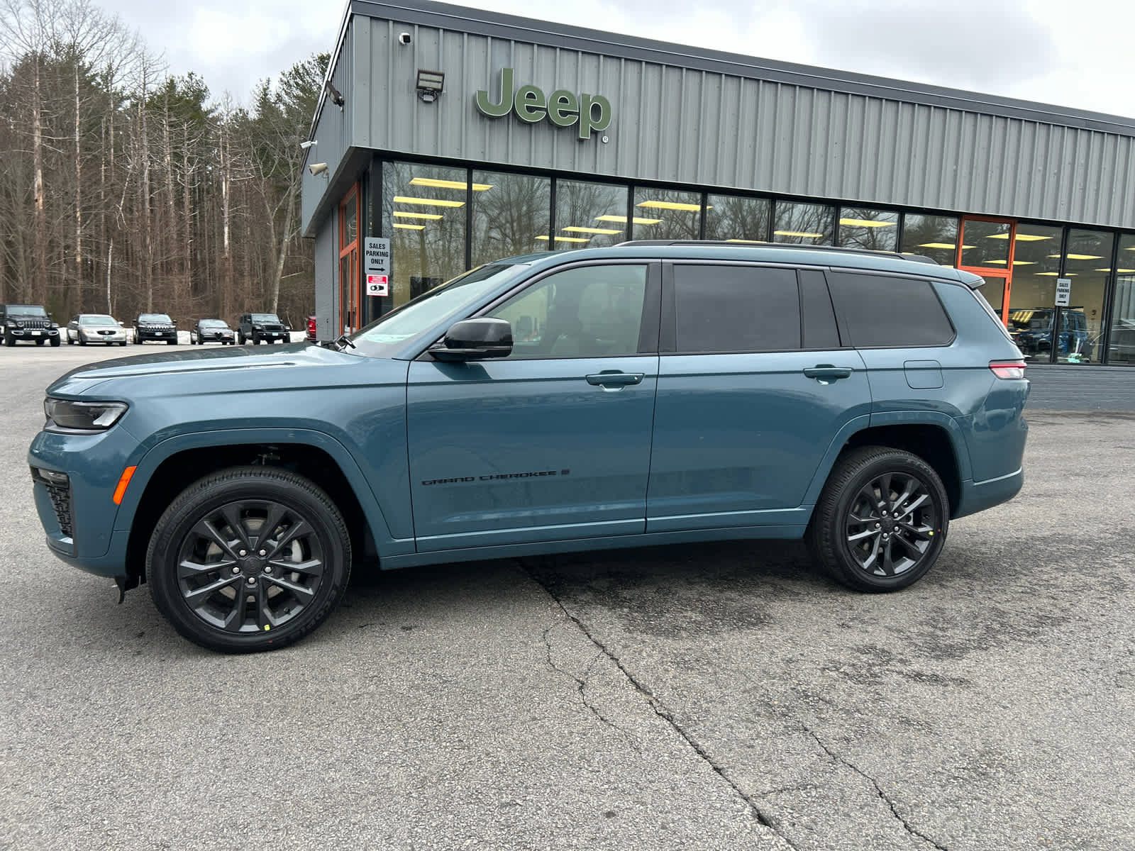 New 2026 Jeep Grand Cherokee L Limited AWD/4WD image 9