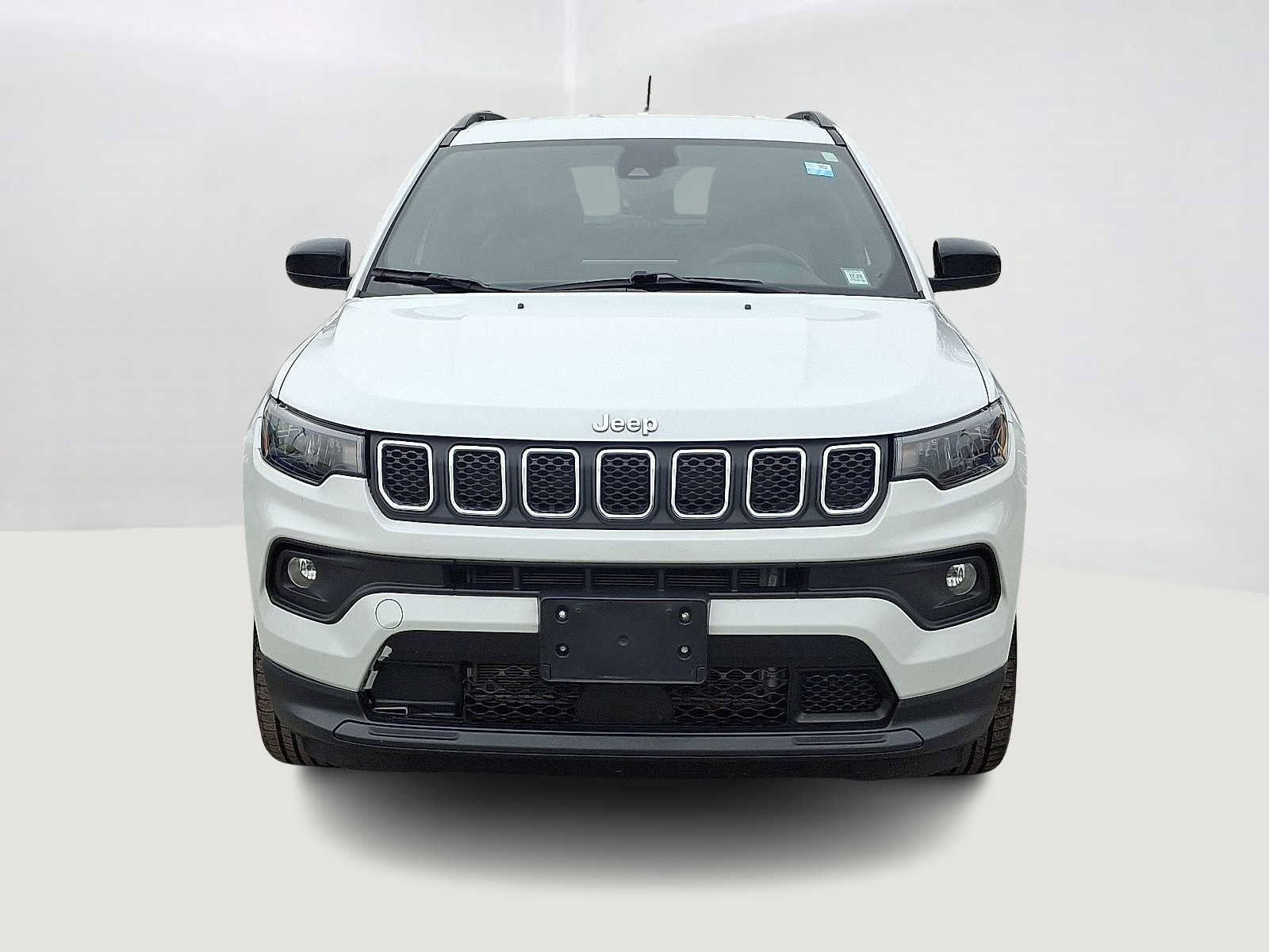 Used 2023 Jeep Compass Latitude image 3