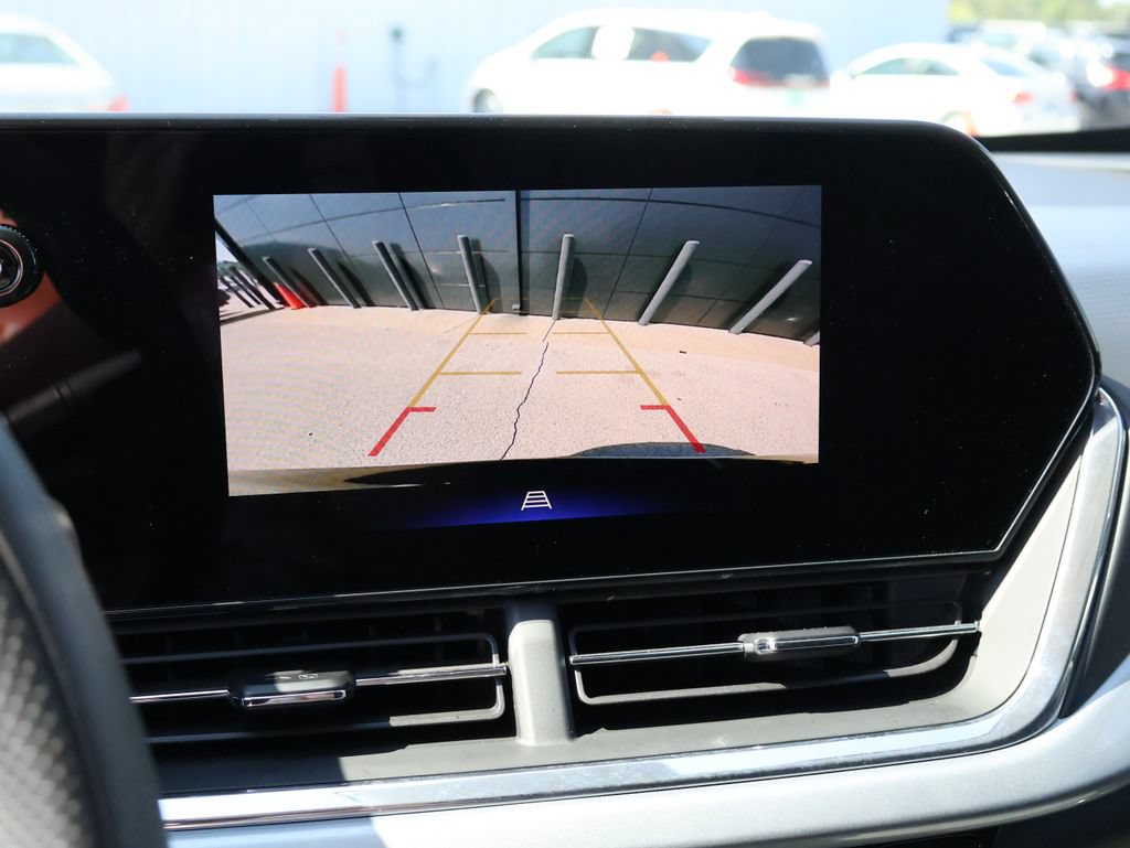 Used 2025 Chevrolet Trax LT FWD image 32