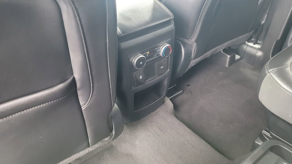 Used 2021 Ford Explorer XLT w/ Equipment Group 202A image 27
