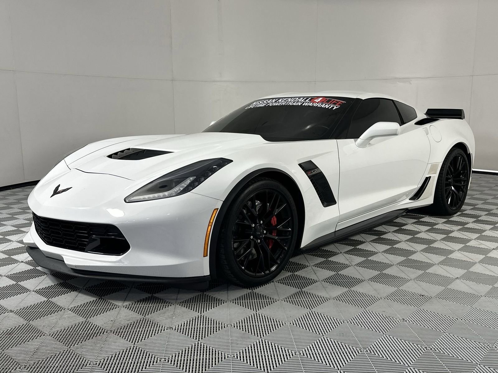 Used 2017 Chevrolet Corvette Z06 RWD image 4
