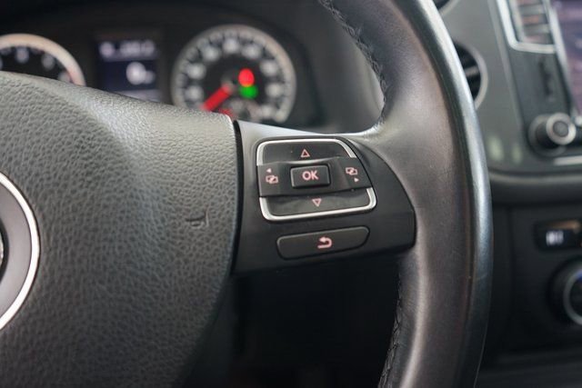 Used 2017 Volkswagen Tiguan Sport image 33