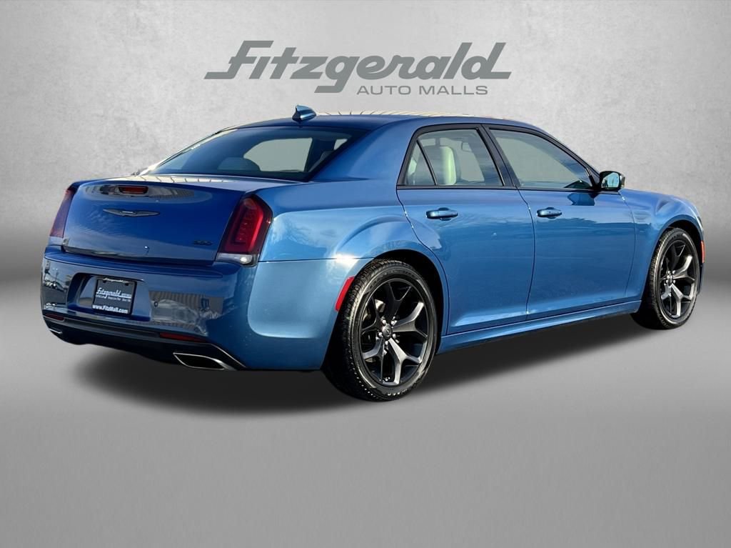 Used 2022 Chrysler 300 Touring L w/ Comfort Group image 7