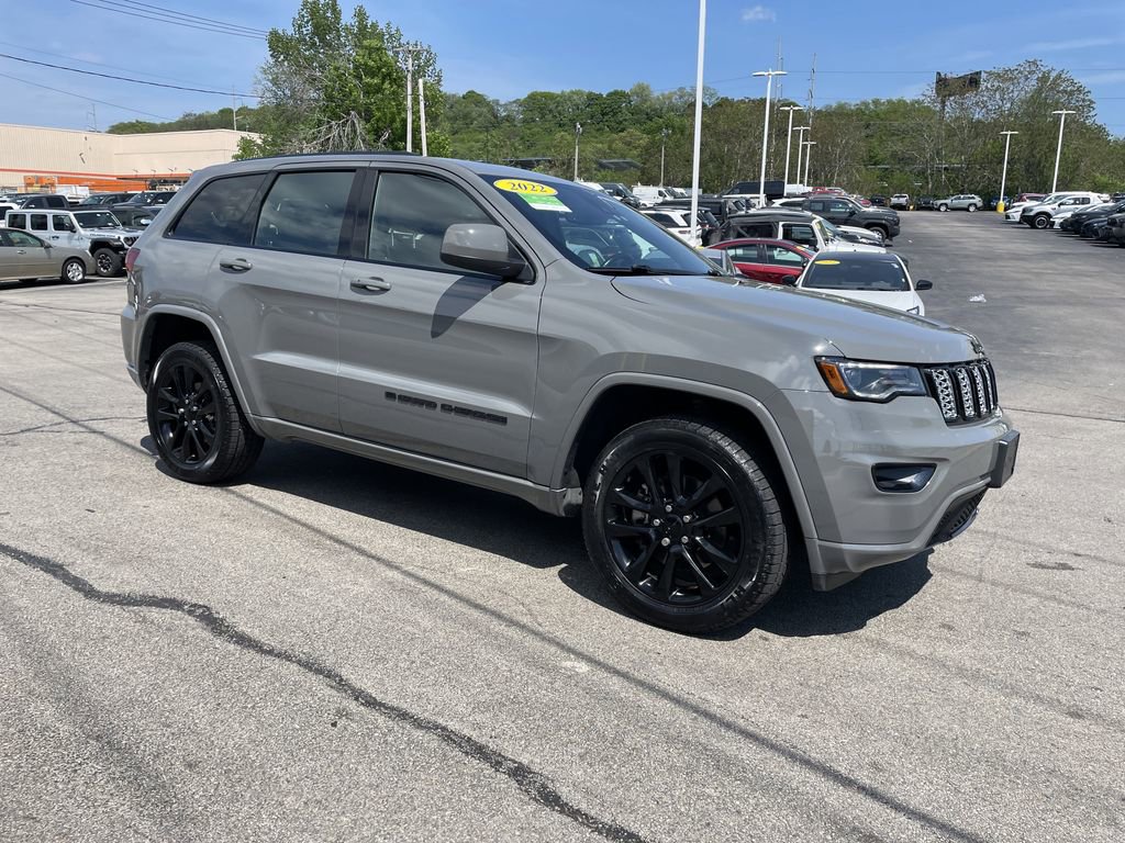 Certified 2022 Jeep Grand Cherokee Laredo X AWD/4WD image 6