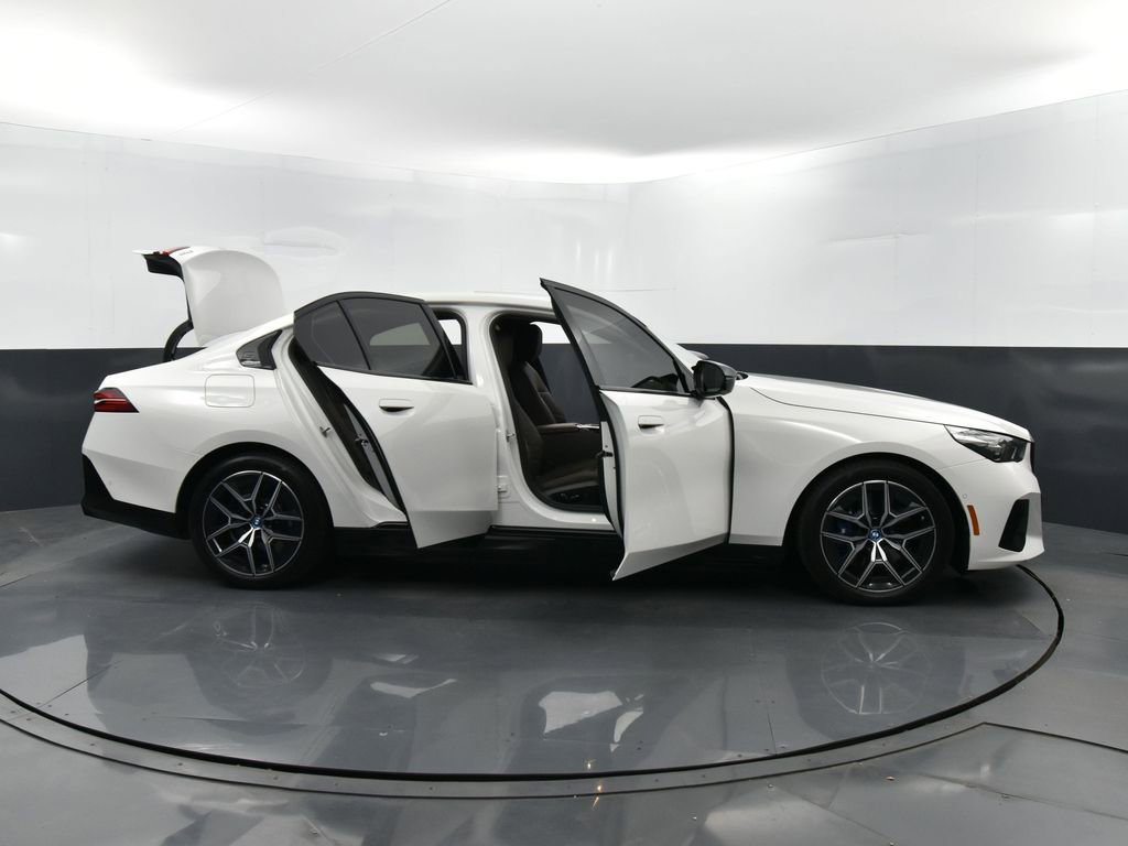 Used 2024 BMW i5 M60 image 52