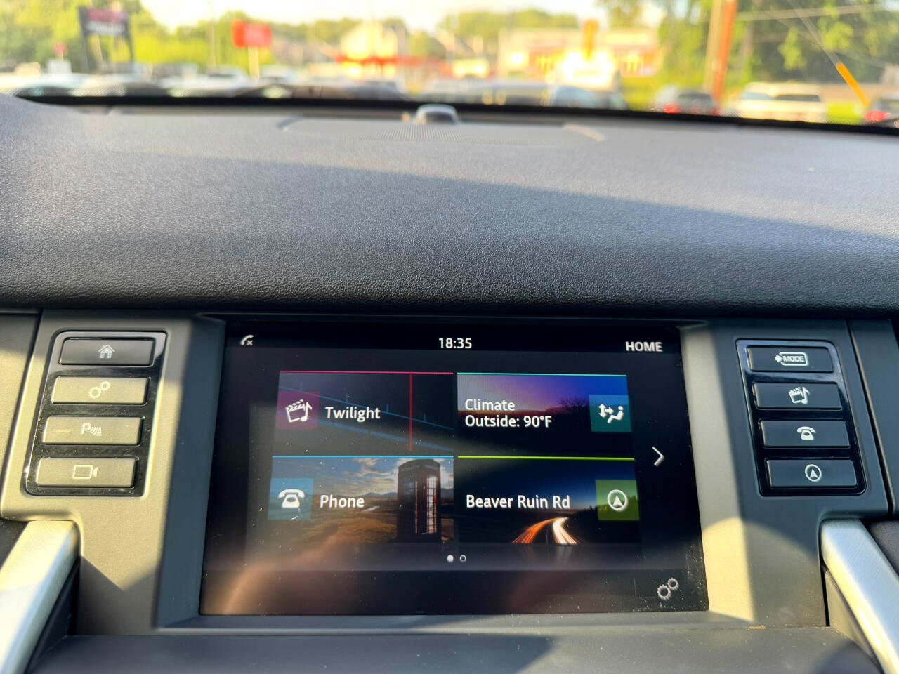 Used 2018 Land Rover Discovery Sport HSE image 17