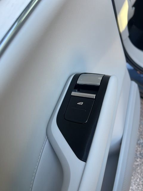 New 2025 Volvo EX90 Plus w/ Protection Package Premier image 23