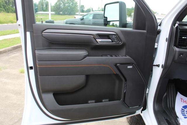 Used 2025 GMC Sierra 2500 AT4 AWD/4WD image 11