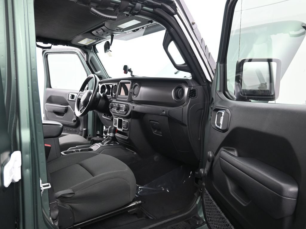 Used 2023 Jeep Gladiator Sport AWD/4WD image 11