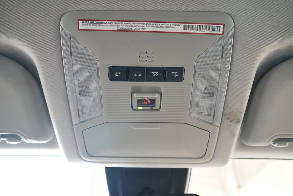 Used 2021 Toyota RAV4 LE image 15