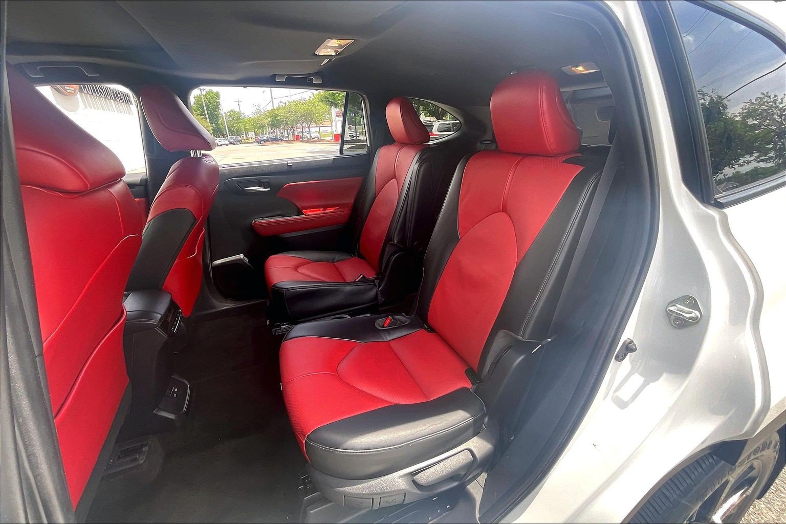Used 2023 Toyota Highlander XSE AWD/4WD image 31