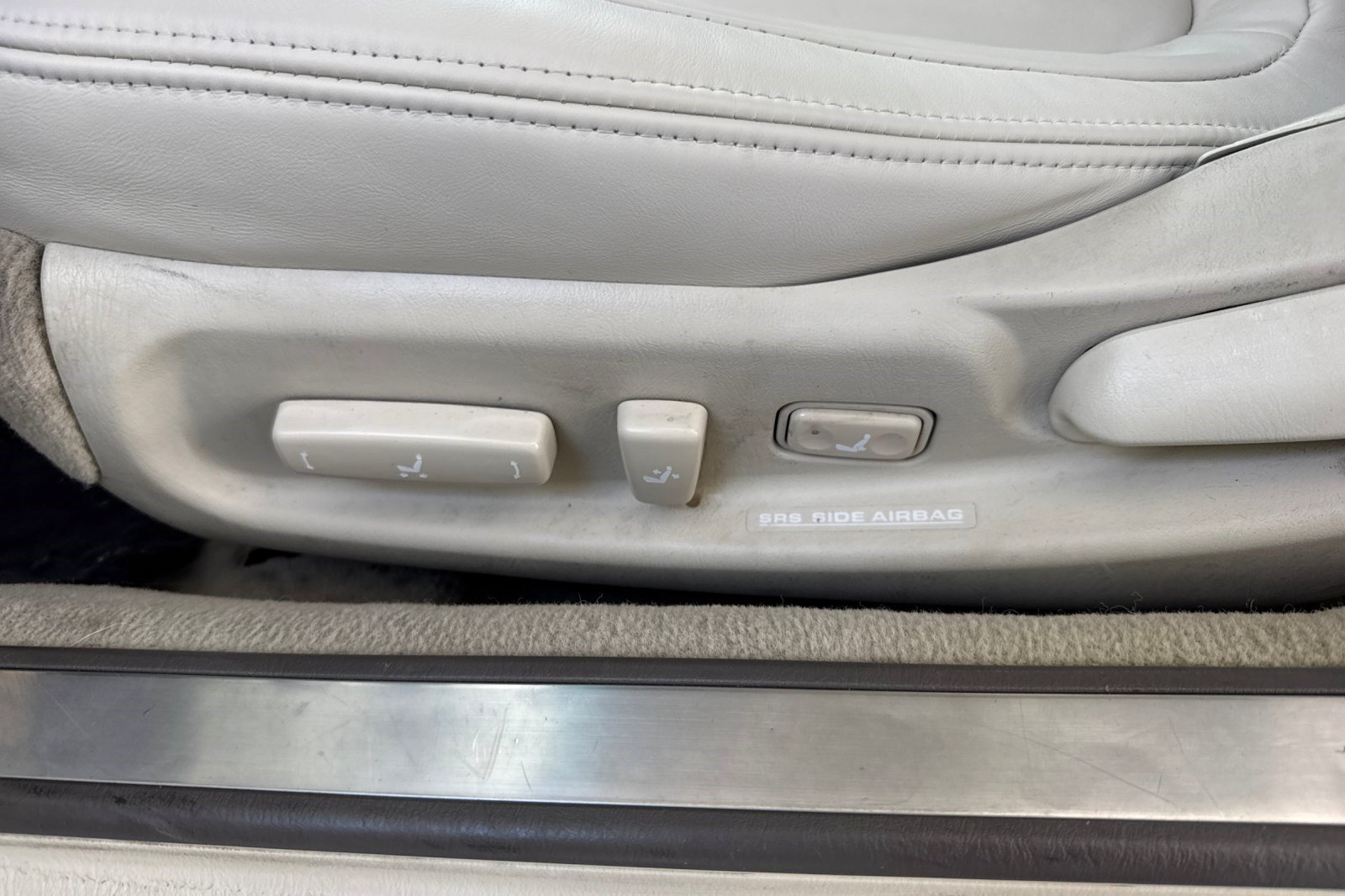 Used 2004 Lexus SC 430 Convertible RWD image 15