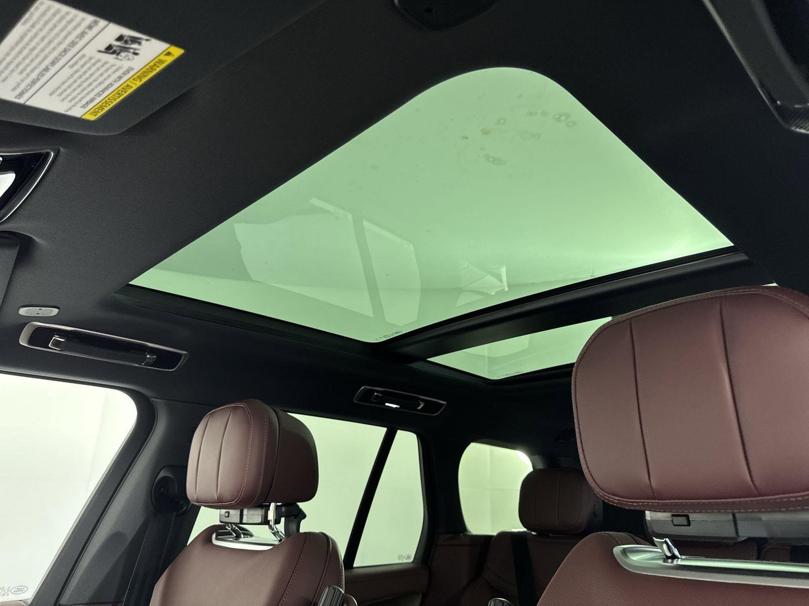 New 2025 Land Rover Range Rover SE image 10