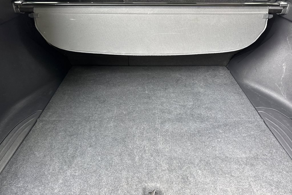Certified 2021 Toyota Venza LE AWD/4WD image 14