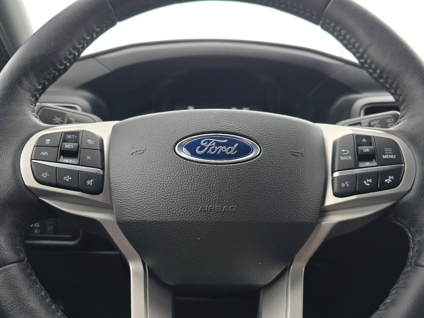 Used 2022 Ford Explorer XLT w/ Equipment Group 202A image 21