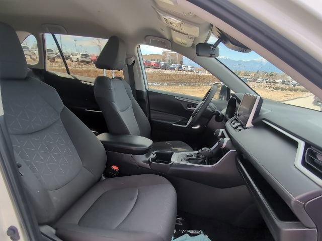 Used 2025 Toyota RAV4 XLE AWD/4WD image 32