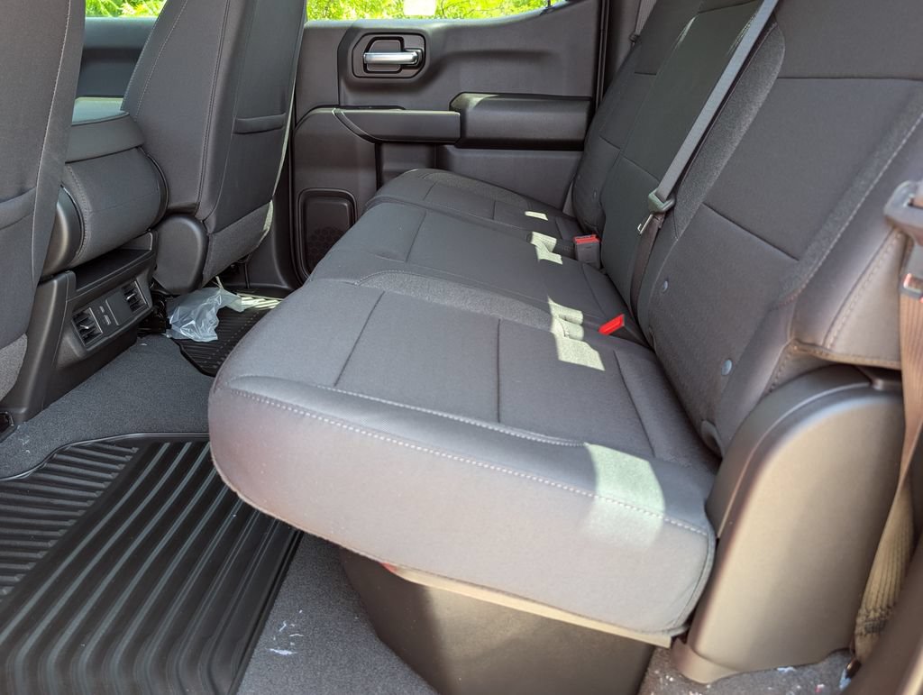 New 2026 Chevrolet Silverado 1500 Custom w/ LPO, Dark Essentials Package RWD image 7