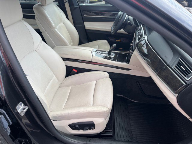 Used 2013 BMW 750Li RWD image 18