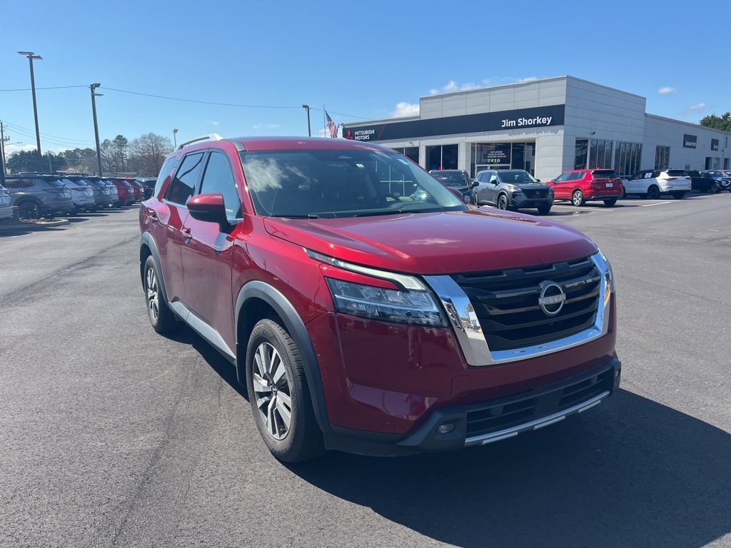 Certified 2022 Nissan Pathfinder SL image 1
