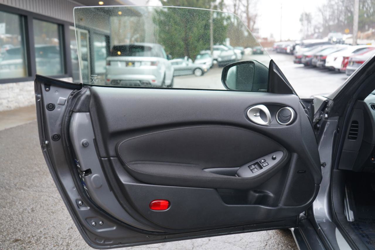 Used 2016 Nissan 370Z Coupe image 16