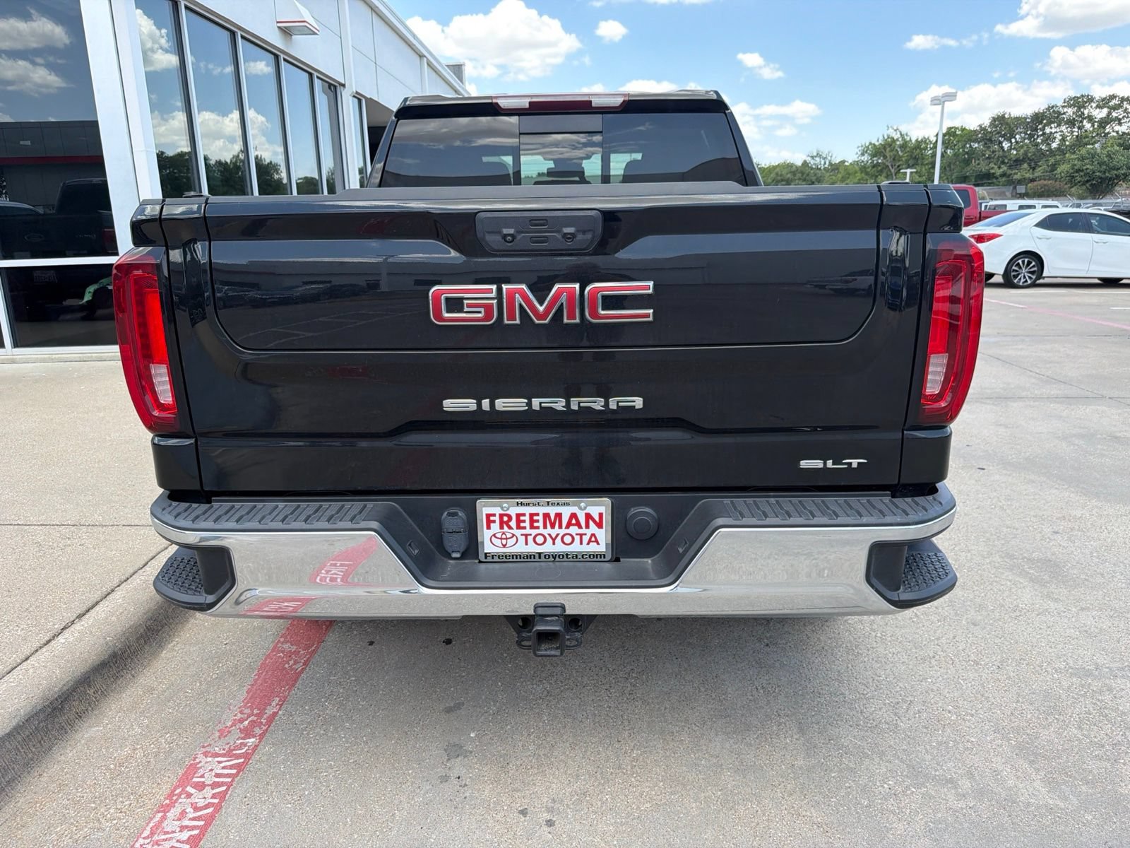 Used 2023 GMC Sierra 1500 SLT RWD image 9