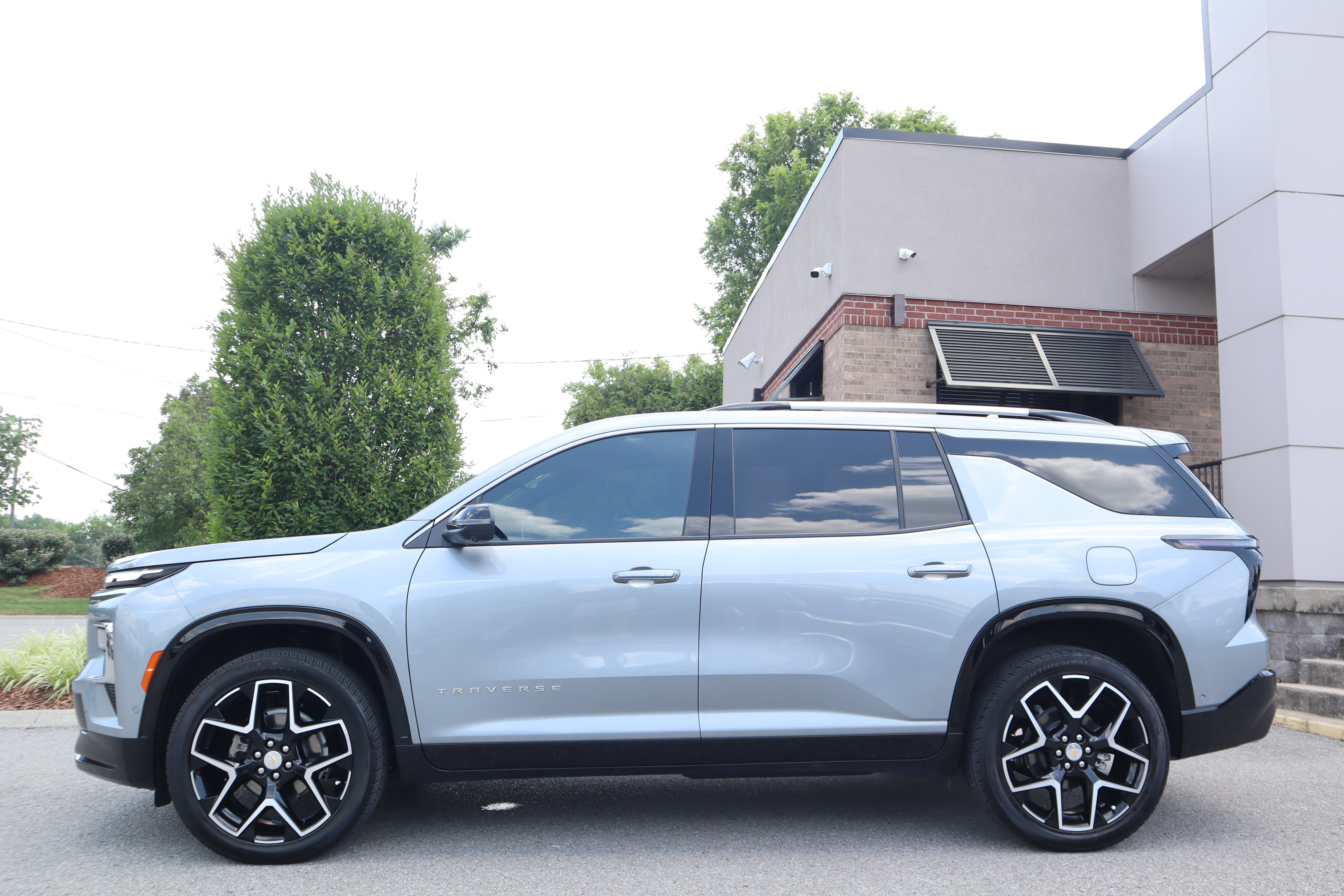 Used 2025 Chevrolet Traverse High Country FWD image 10