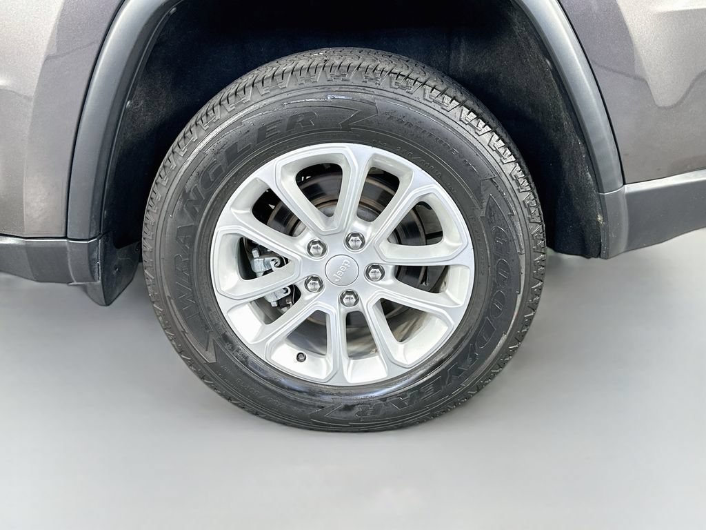 Used 2021 Jeep Grand Cherokee Laredo X AWD/4WD image 34