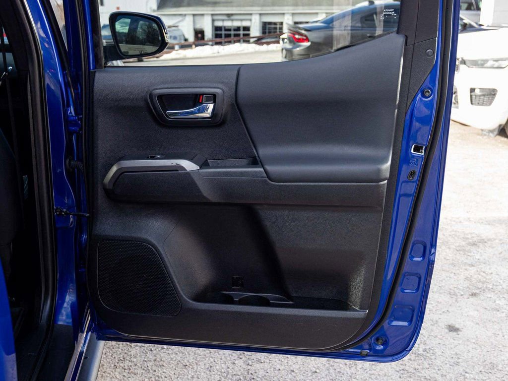 Used 2023 Toyota Tacoma TRD Off-Road w/ Technology Package image 15