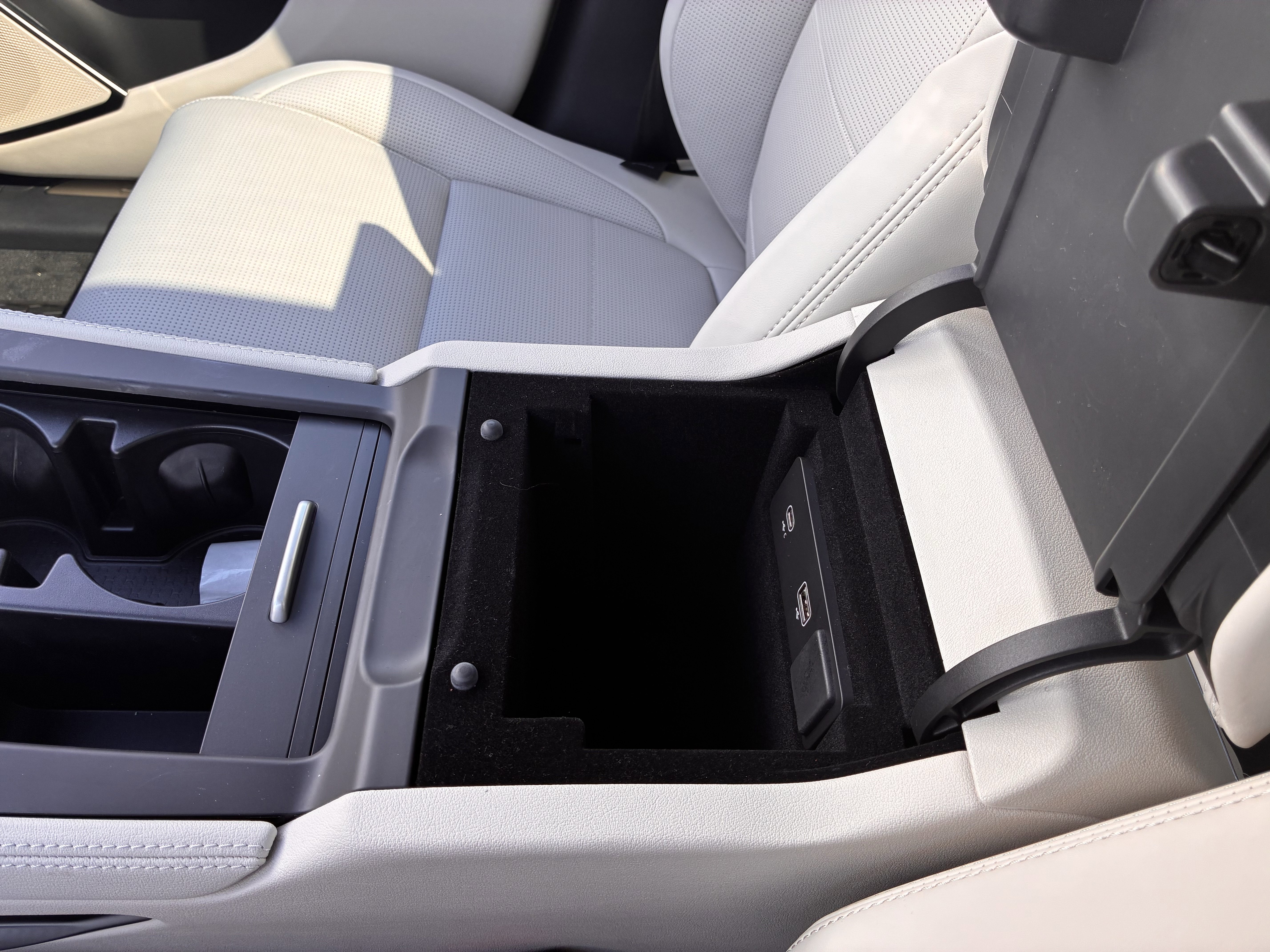 New 2026 Jaguar F-PACE R-Dynamic S image 18