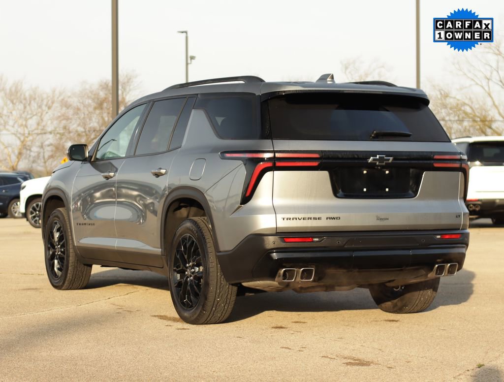 Used 2024 Chevrolet Traverse LT w/ Midnight/Sport Edition image 5