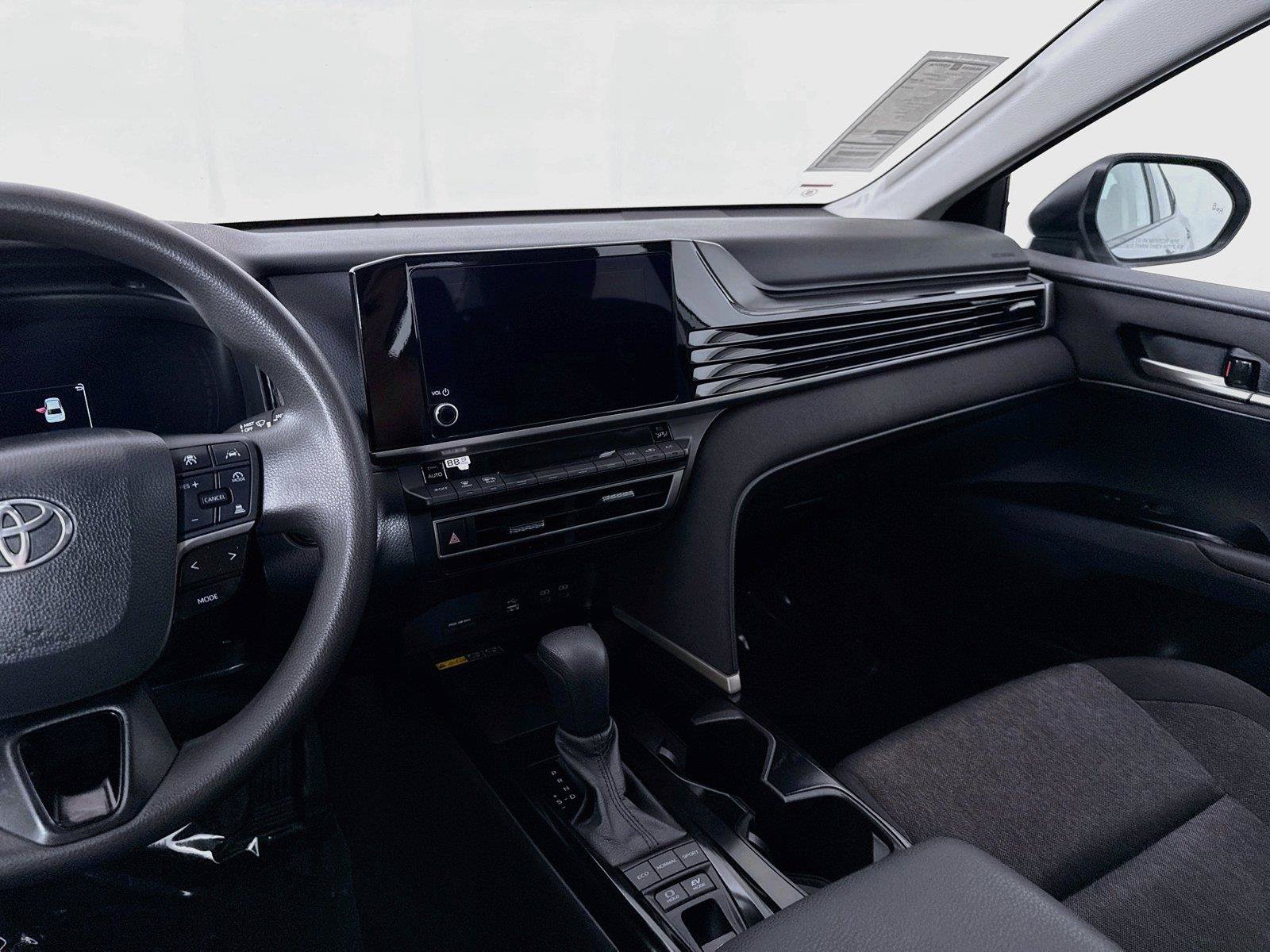 Used 2025 Toyota Camry LE FWD image 32