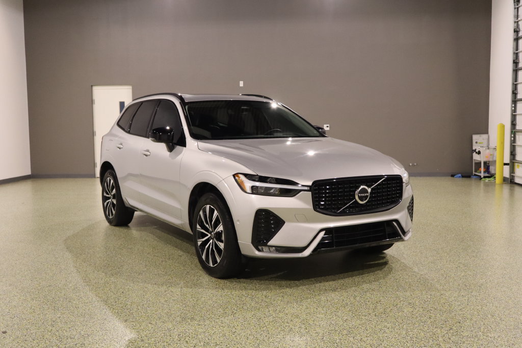 Used 2025 Volvo XC60 B5 Plus AWD/4WD image 1