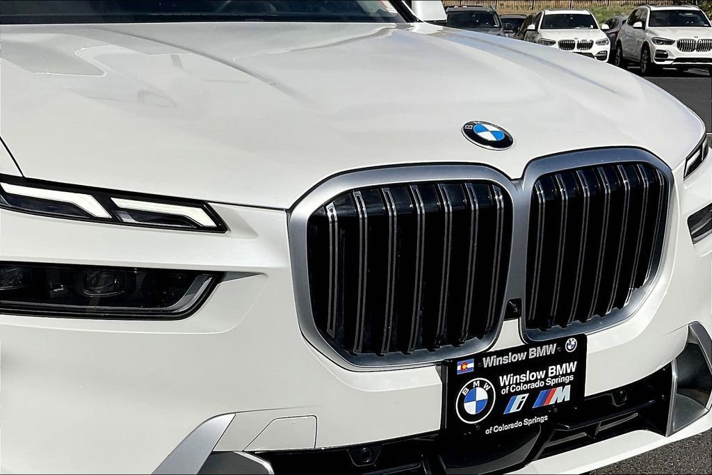 Used 2025 BMW X7 xDrive40i AWD/4WD image 32