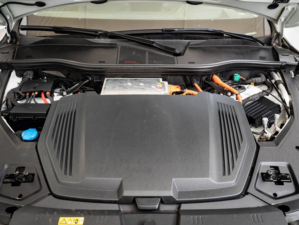 Used 2021 Audi e-tron Prestige w/ Prestige Package image 36