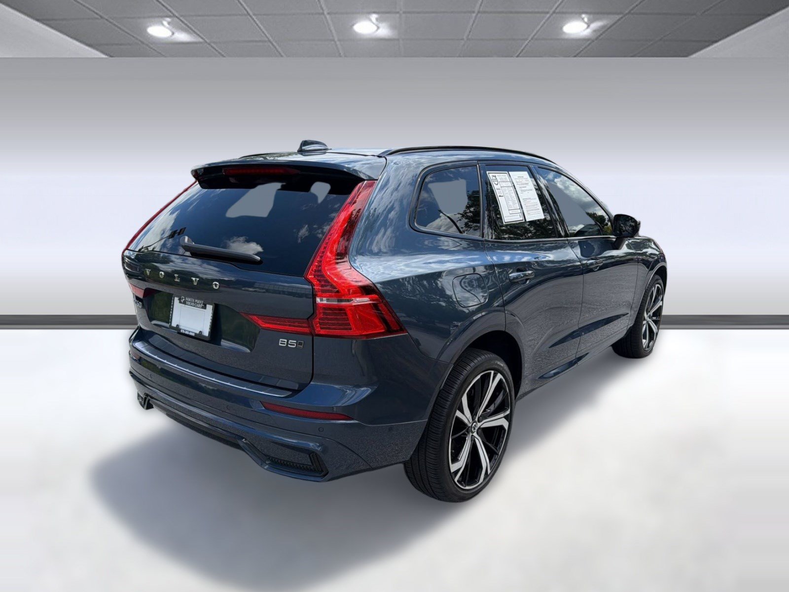 Certified 2024 Volvo XC60 B5 Ultimate w/ Protection Package Premier AWD/4WD image 9